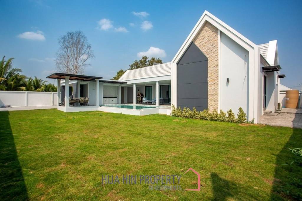 Modern 4 Bedroom Villa  with Pool in IBreeze View Hua Hin
