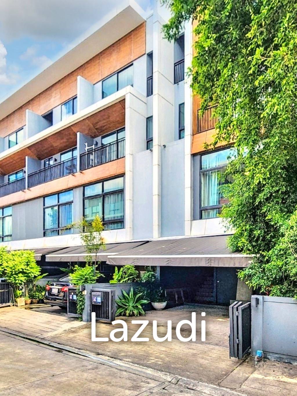3 Bed 3 Bath 125 SQ.M Arden Pattanakarn