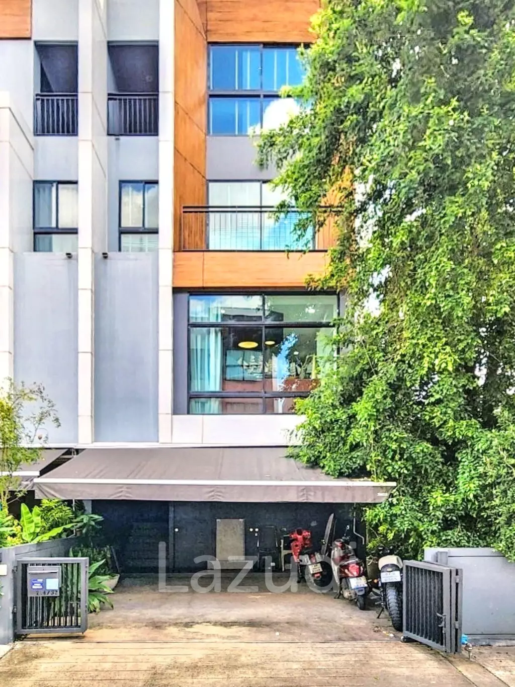3 Bed 3 Bath 125 SQ.M Arden Pattanakarn