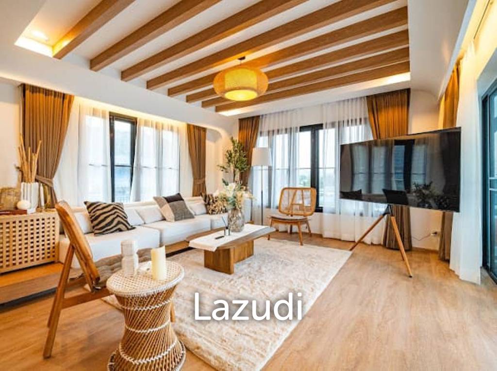 Stunning Seaview Pool Villa with 4 Bedrooms In Chalong