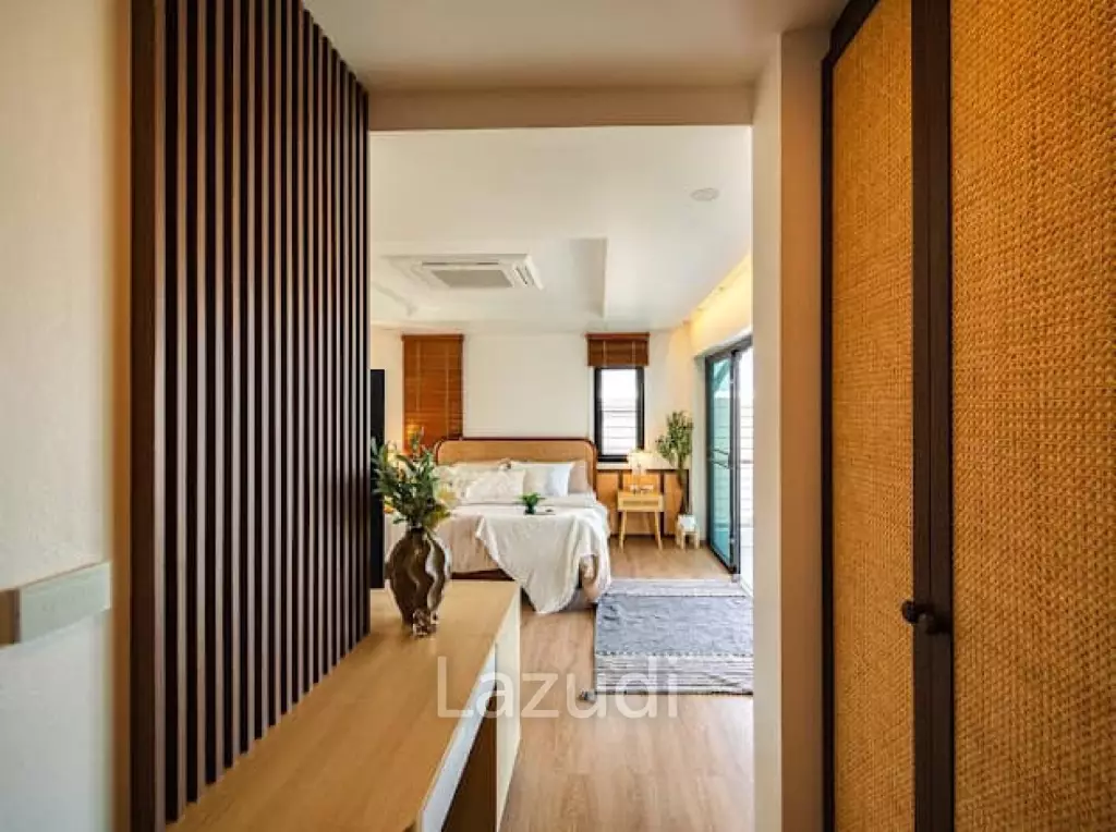 Stunning Seaview Pool Villa with 4 Bedrooms In Chalong