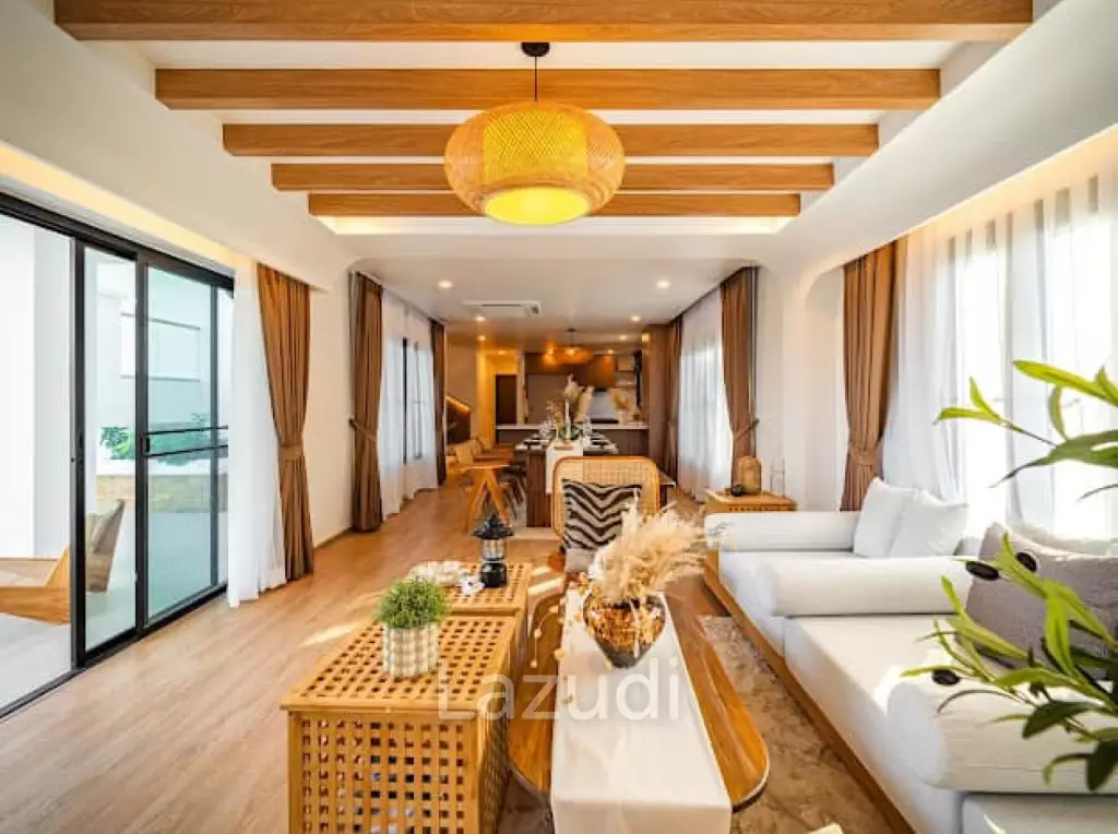 Stunning Seaview Pool Villa with 4 Bedrooms In Chalong
