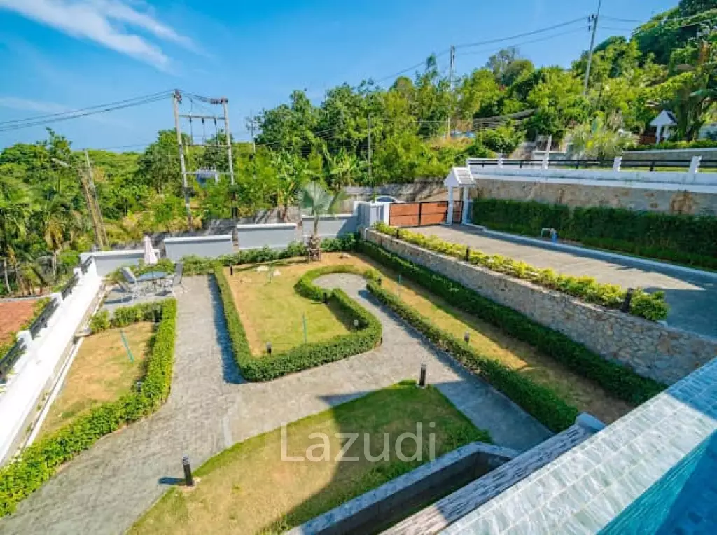 Stunning Seaview Pool Villa with 4 Bedrooms In Chalong