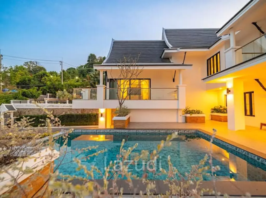 Stunning Seaview Pool Villa with 4 Bedrooms In Chalong