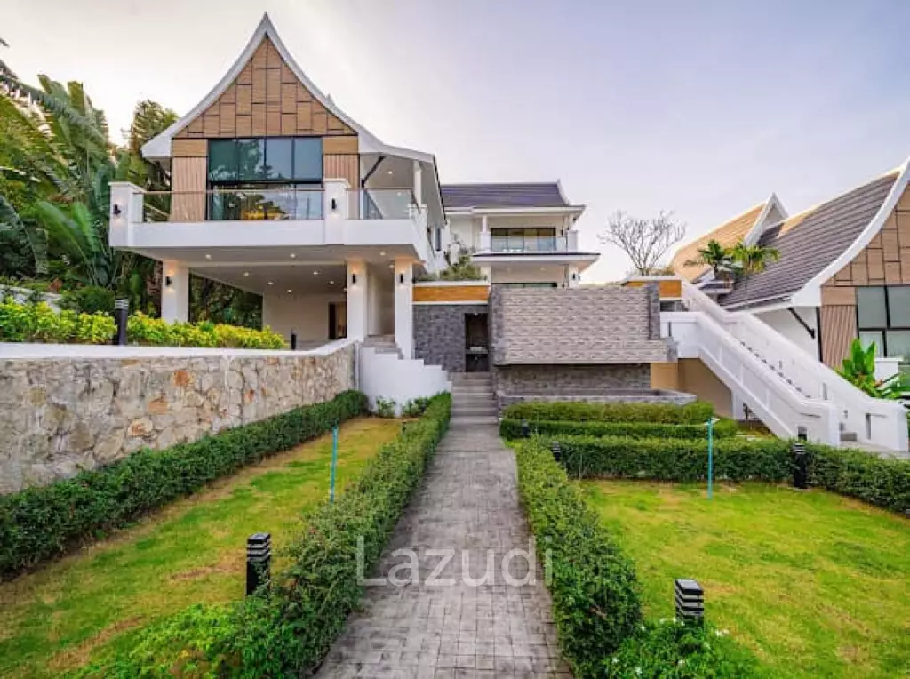 Stunning Seaview Pool Villa with 4 Bedrooms In Chalong