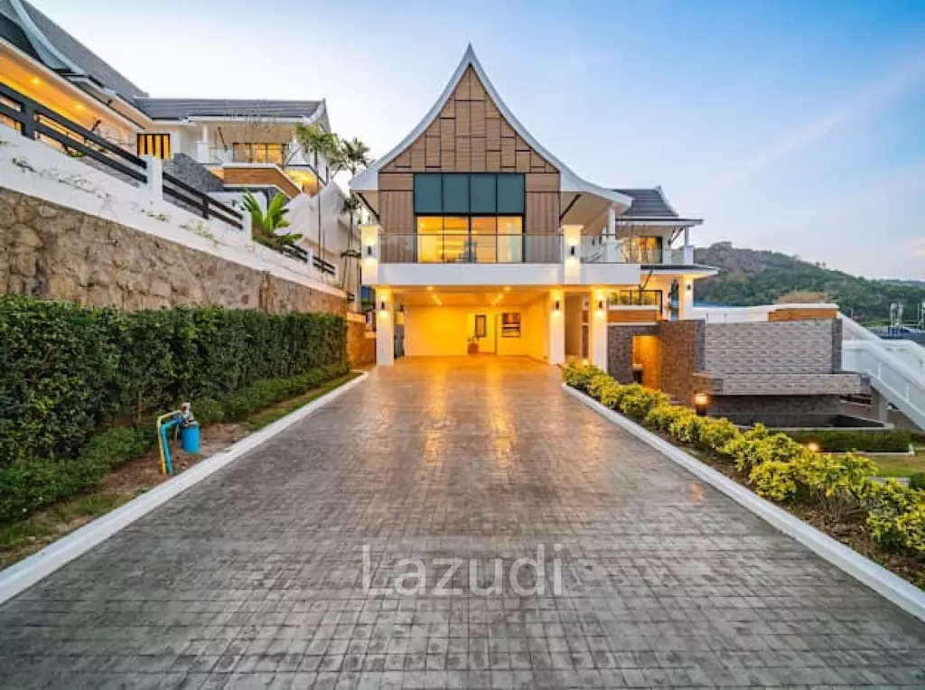 Stunning Seaview Pool Villa with 4 Bedrooms In Chalong