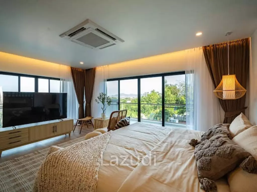 Stunning Seaview Pool Villa with 4 Bedrooms In Chalong