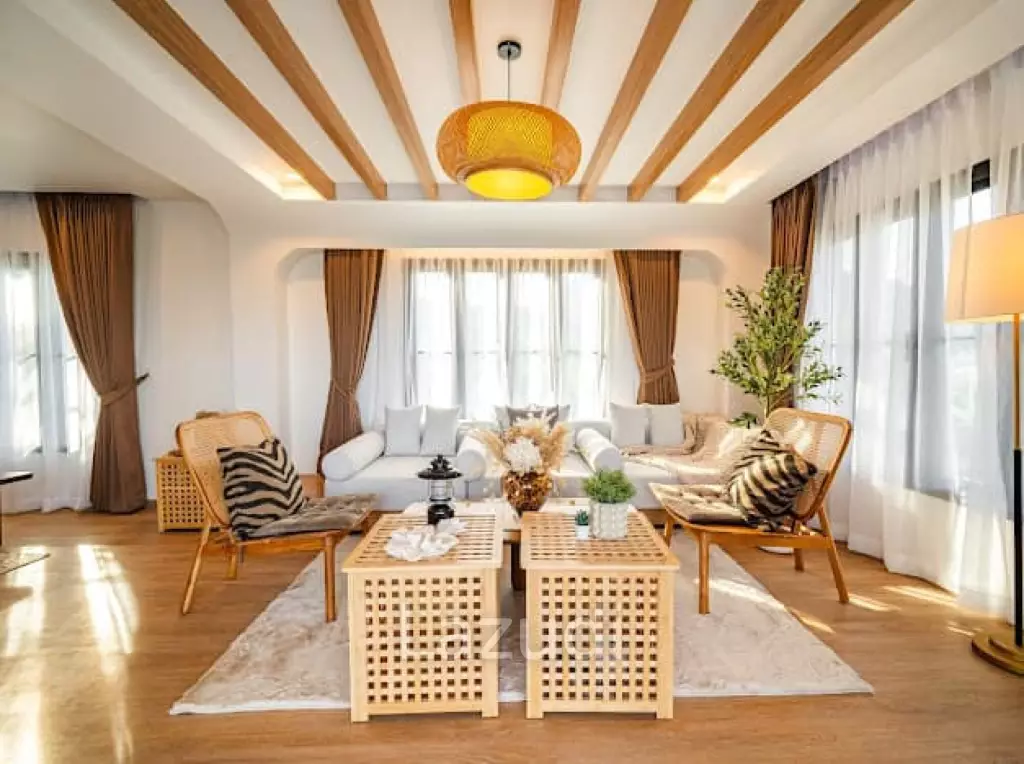 Stunning Seaview Pool Villa with 4 Bedrooms In Chalong