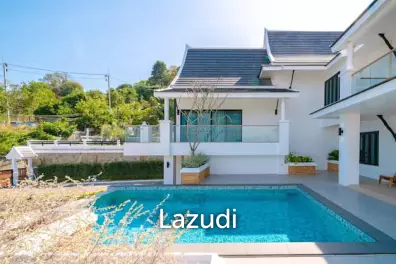 Stunning Seaview Pool Villa with 4 Bedrooms In Chalong