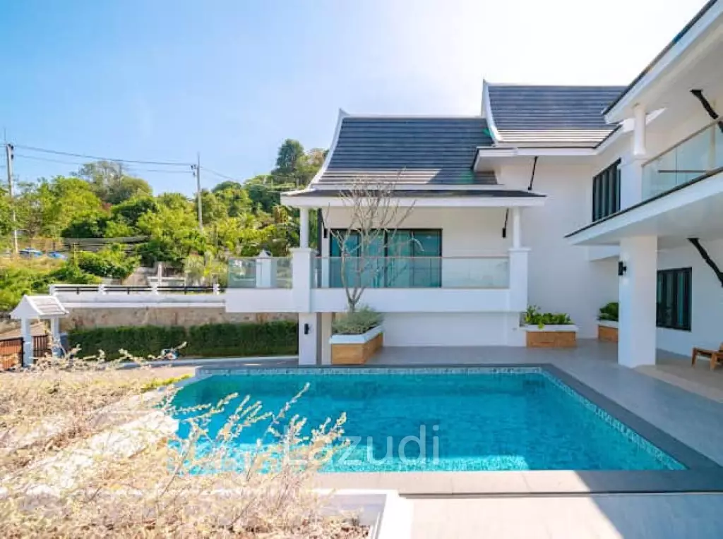 Stunning Seaview Pool Villa with 4 Bedrooms In Chalong