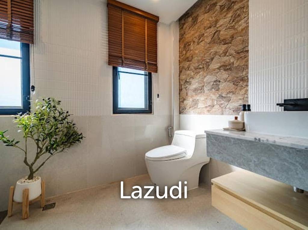 Stunning Seaview Pool Villa with 4 Bedrooms In Chalong