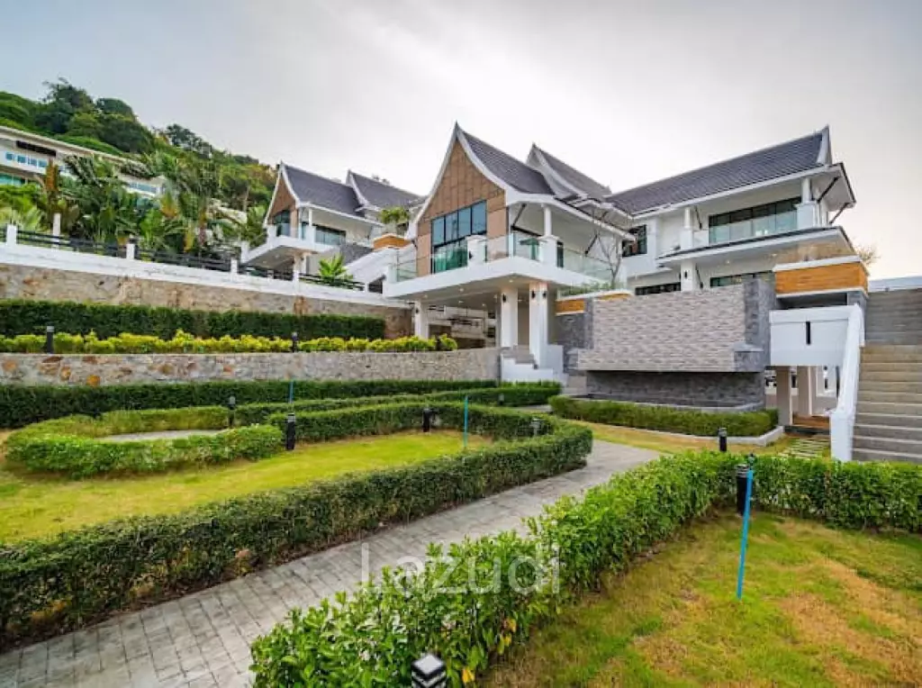 Stunning Seaview Pool Villa with 4 Bedrooms In Chalong