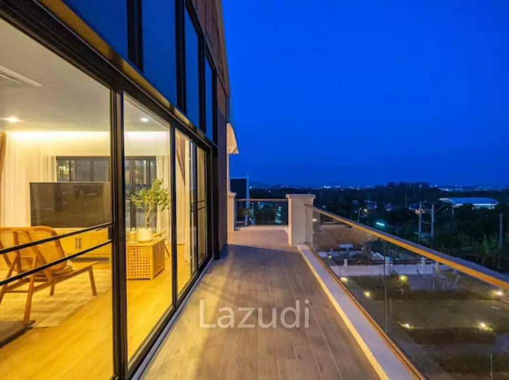 Stunning Seaview Pool Villa with 4 Bedrooms In Chalong