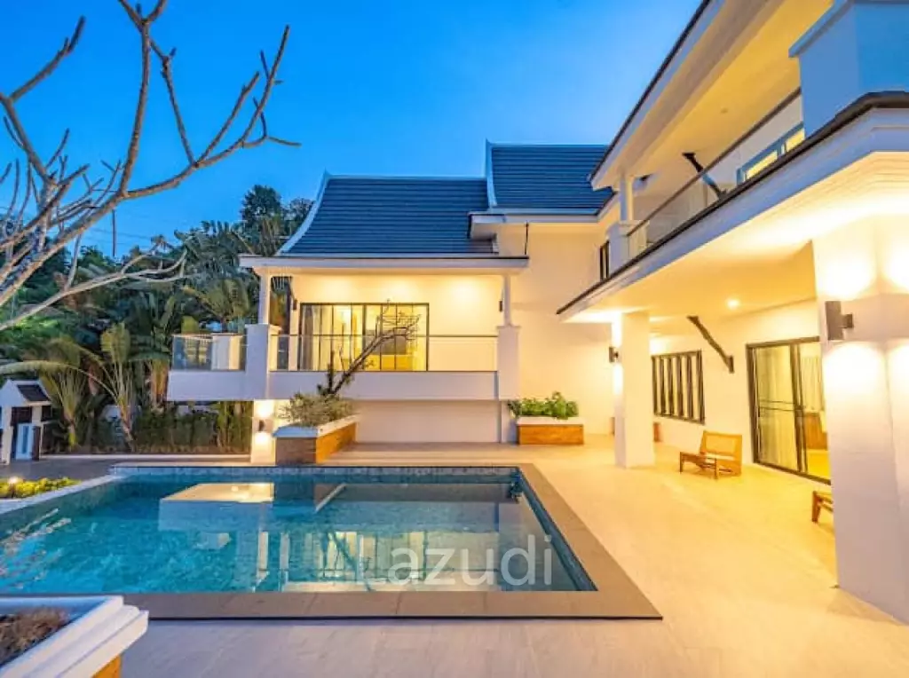 Stunning Seaview Pool Villa with 4 Bedrooms In Chalong
