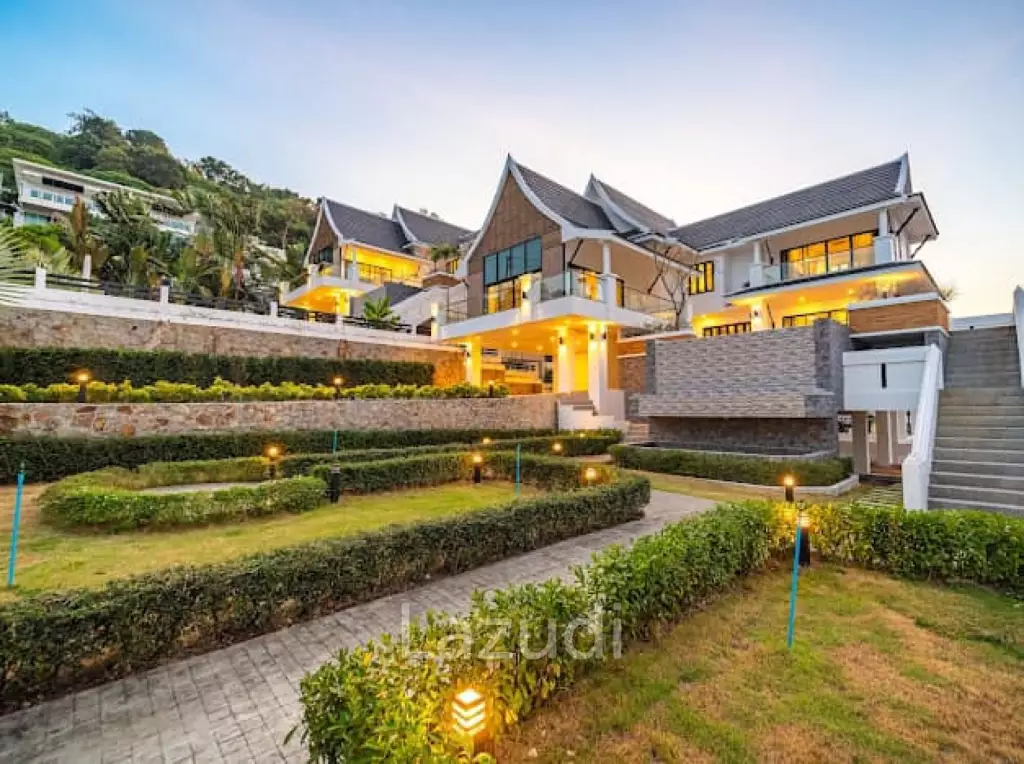 Stunning Seaview Pool Villa with 4 Bedrooms In Chalong