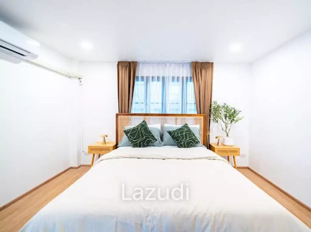 Stunning Seaview Pool Villa with 4 Bedrooms In Chalong