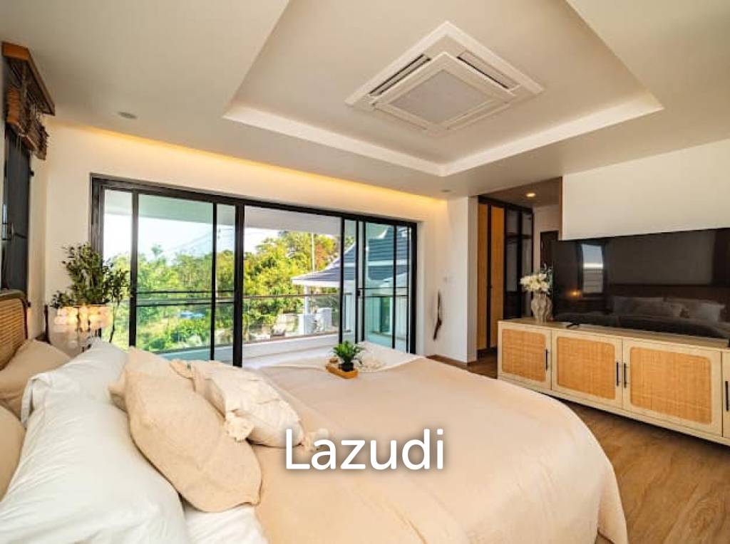 Stunning Seaview Pool Villa with 4 Bedrooms In Chalong