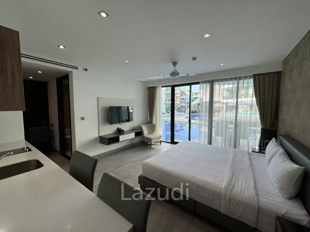 Walk to the beach Condo