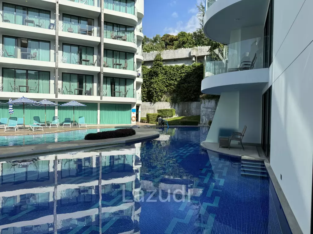 Walk to the beach Condo