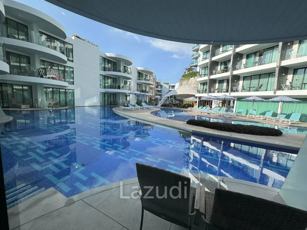 Walk to the beach Condo