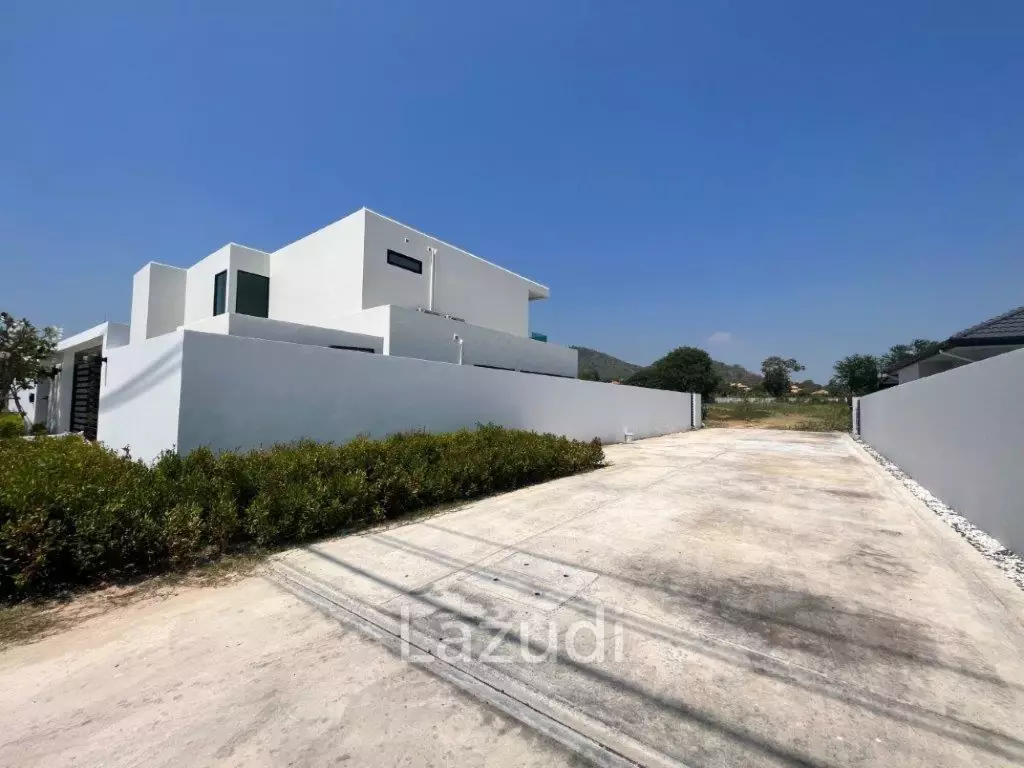 SOI 114 : 2 storey 4 bed pool villa