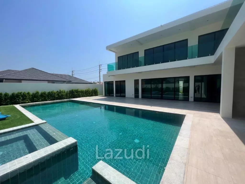 SOI 114 : 2 storey 4 bed pool villa