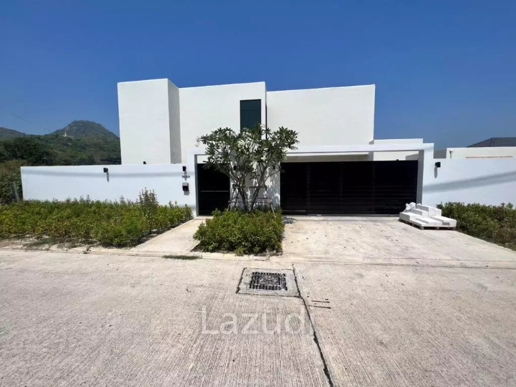 SOI 114 : 2 storey 4 bed pool villa