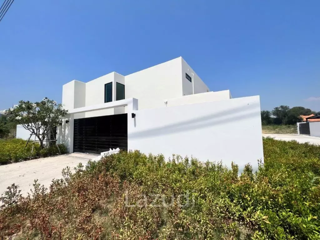 SOI 114 : 2 storey 4 bed pool villa