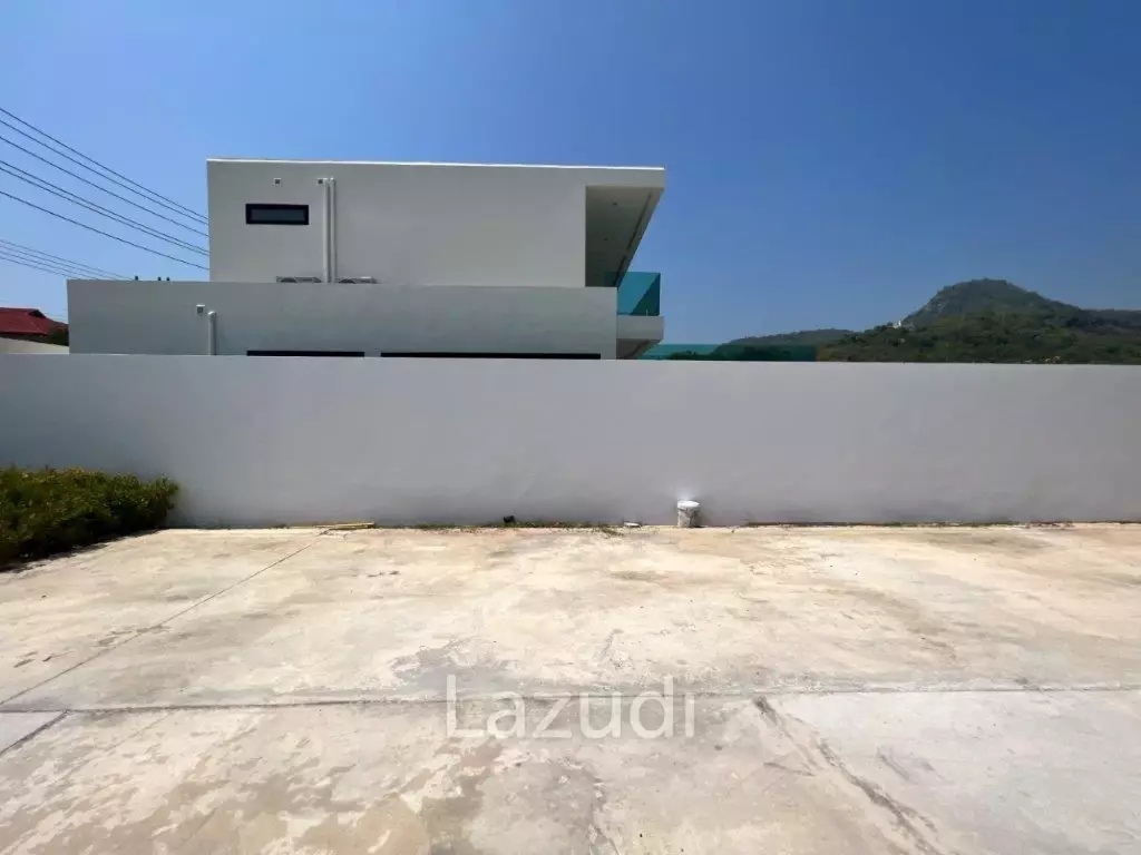 SOI 114 : 2 storey 4 bed pool villa