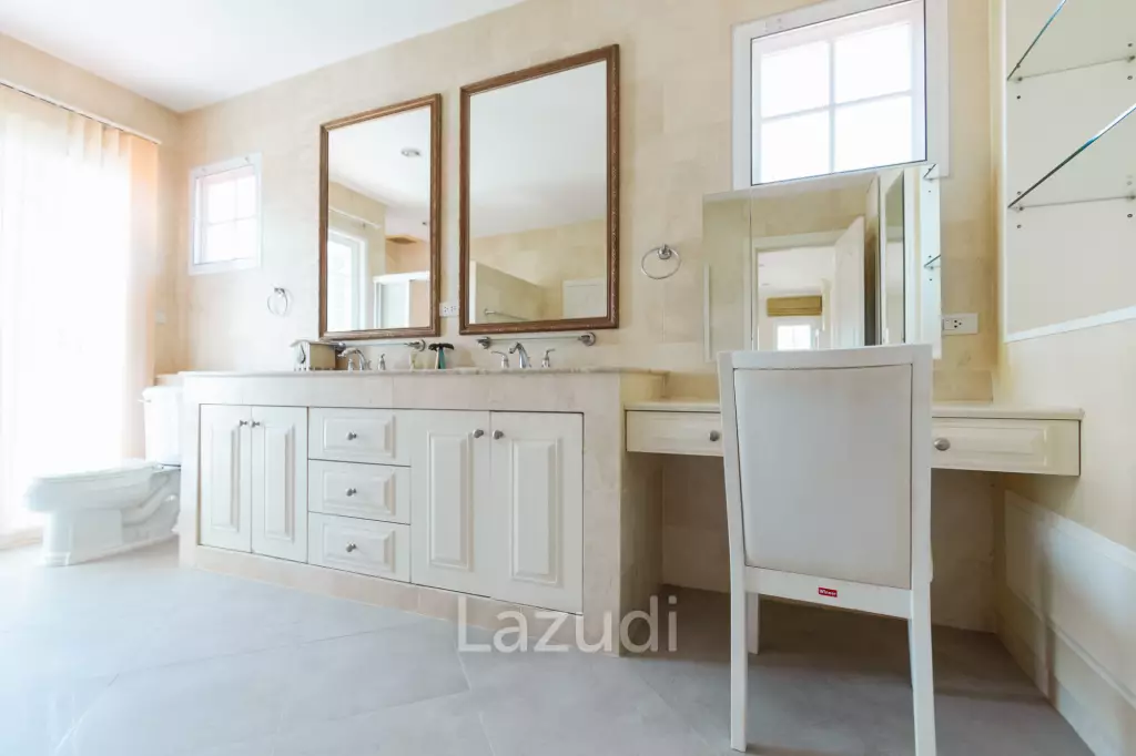 PALM HILLS RESIDENCES : 2 storey main house with 4 bedrooms plus 3 bed guesthouse