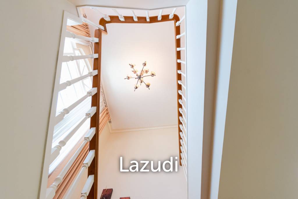 2,400 Sqm 7 Bed 7 Bath Villa For Sale