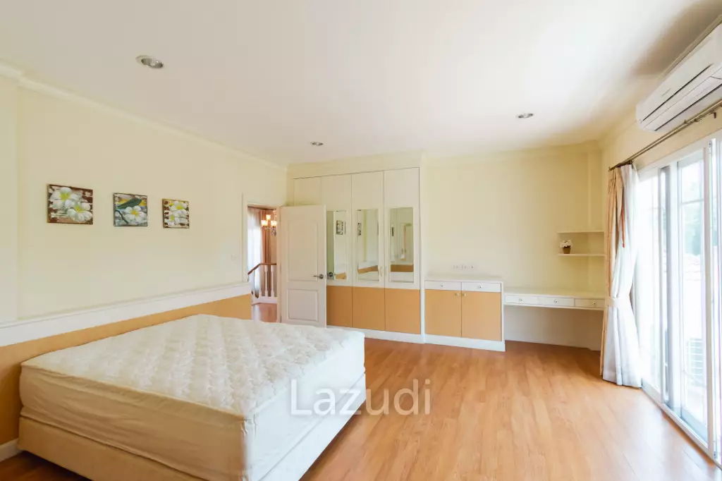 PALM HILLS RESIDENCES : 2 storey main house with 4 bedrooms plus 3 bed guesthouse
