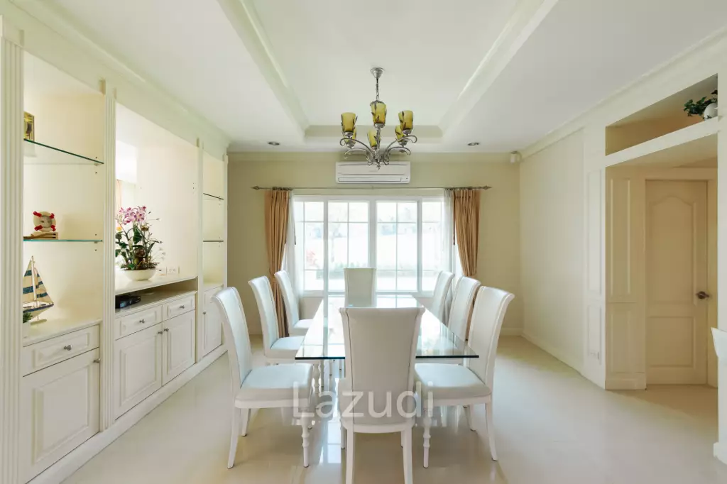 PALM HILLS RESIDENCES : 2 storey main house with 4 bedrooms plus 3 bed guesthouse