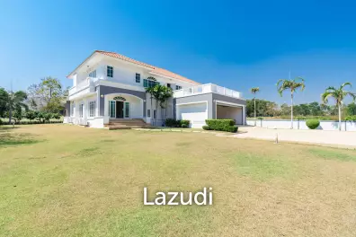 PALM HILLS RESIDENCES : 2 storey main house with 4 bedrooms plus 3 bed guesthouse