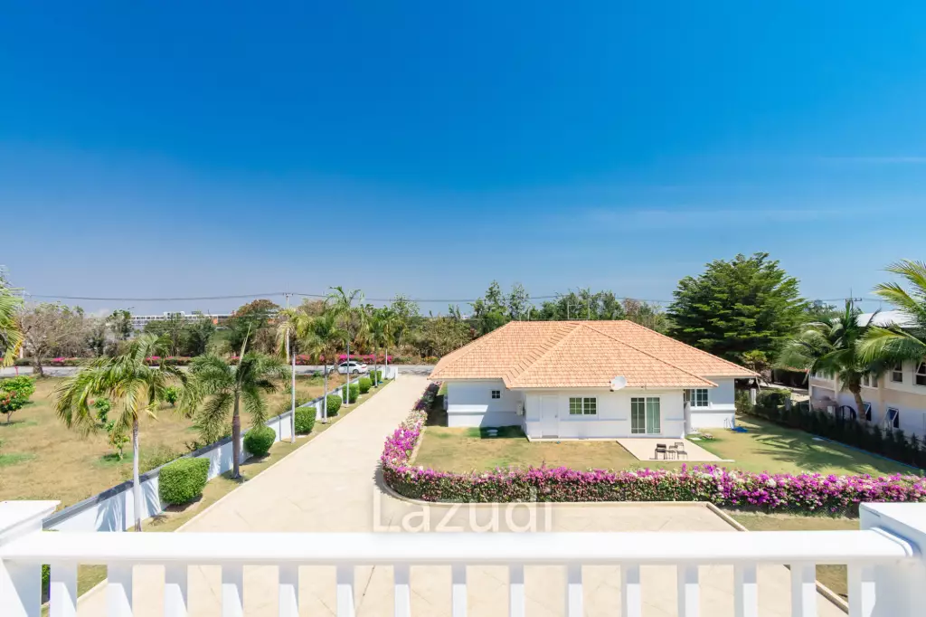 PALM HILLS RESIDENCES : 2 storey main house with 4 bedrooms plus 3 bed guesthouse