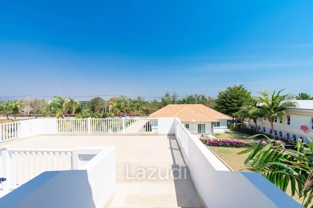 PALM HILLS RESIDENCES : 2 storey main house with 4 bedrooms plus 3 bed guesthouse