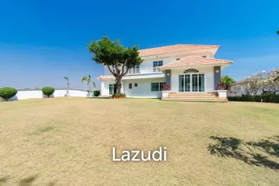 PALM HILLS RESIDENCES : 2 storey main house with 4 bedrooms plus 3 bed guesthouse