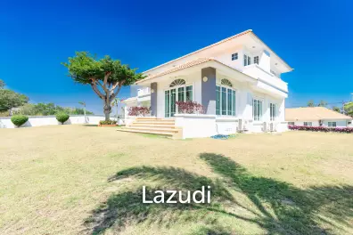 PALM HILLS RESIDENCES : 2 storey main house with 4 bedrooms plus 3 bed guesthouse