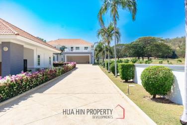 PALM HILLS RESIDENCES : 2 storey main house with 4 bedrooms plus 3 bed guesthouse