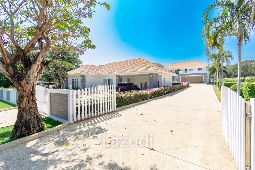 PALM HILLS RESIDENCES : 2 storey main house with 4 bedrooms plus 3 bed guesthouse