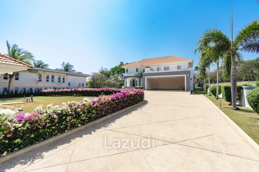 PALM HILLS RESIDENCES : 2 storey main house with 4 bedrooms plus 3 bed guesthouse