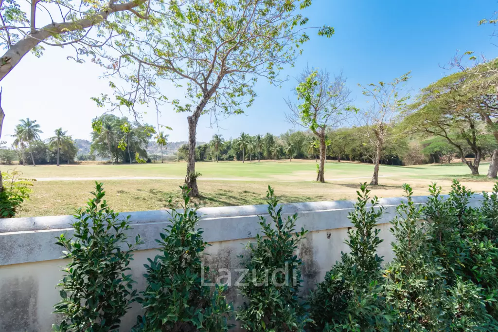 PALM HILLS RESIDENCES : 2 storey main house with 4 bedrooms plus 3 bed guesthouse