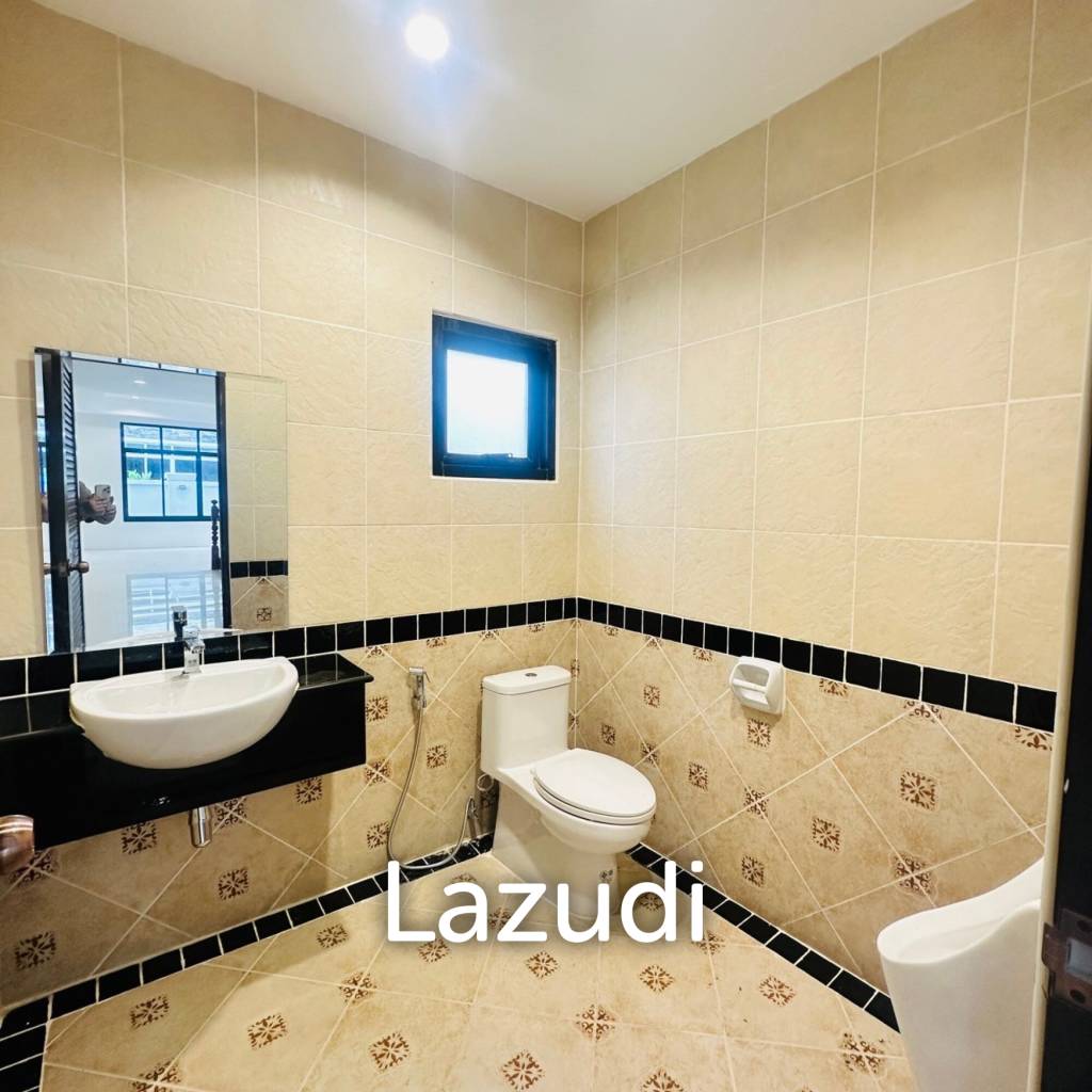 Tropical 3-Bedroom House in a Prime Chalong Location, Phuket