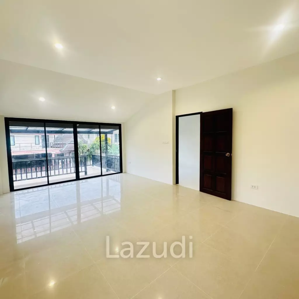 Tropical 3-Bedroom House in a Prime Chalong Location, Phuket