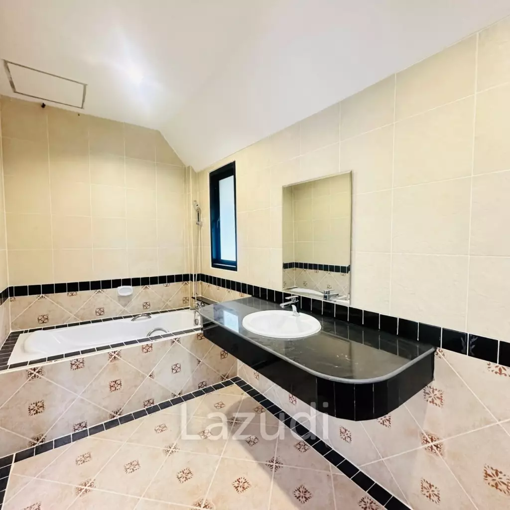 Tropical 3-Bedroom House in a Prime Chalong Location, Phuket