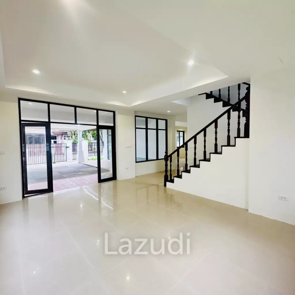 Tropical 3-Bedroom House in a Prime Chalong Location, Phuket