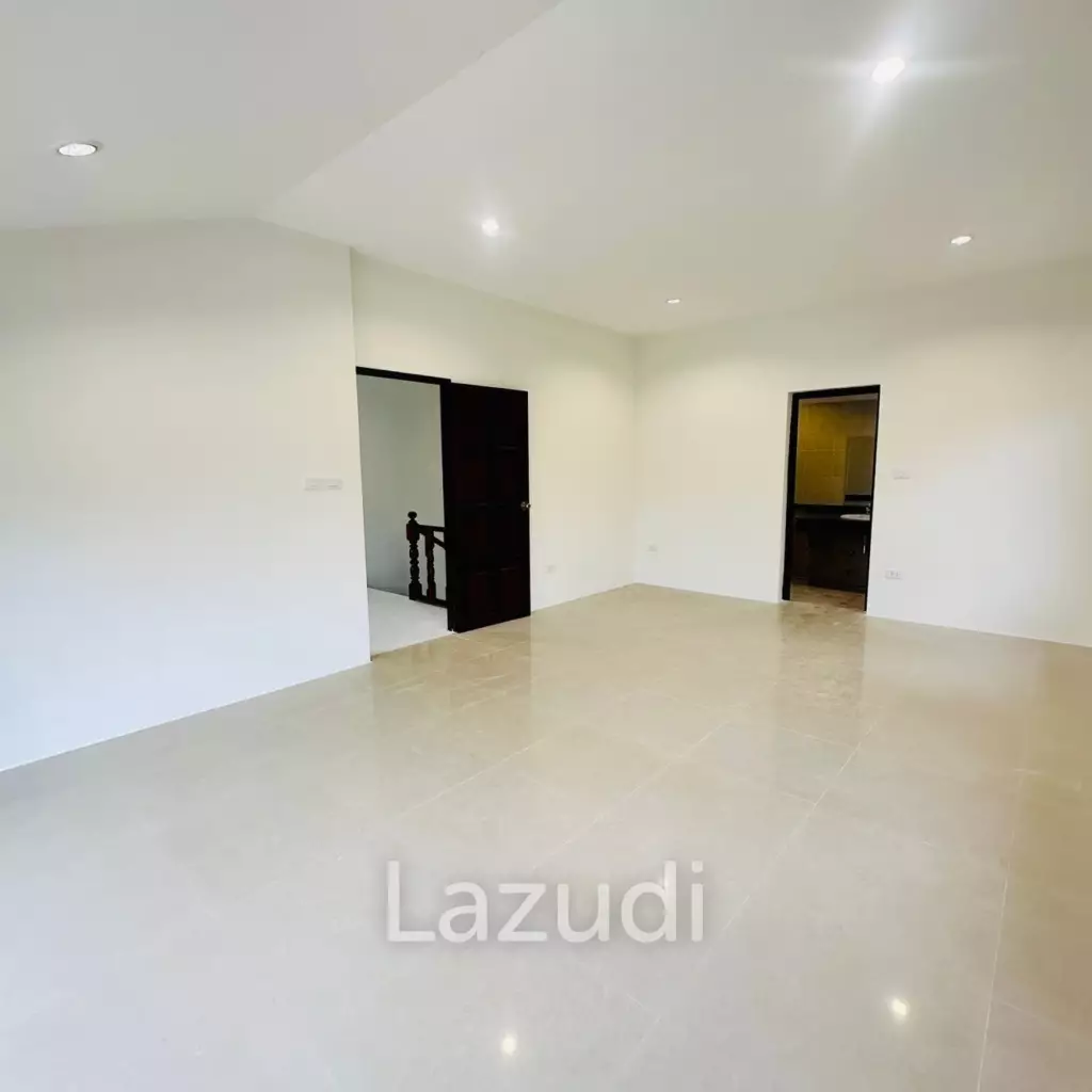 Tropical 3-Bedroom House in a Prime Chalong Location, Phuket