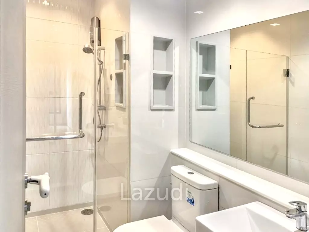 2 Bed 1 Bath 45 SQ.M LIFE Asoke - Rama 9