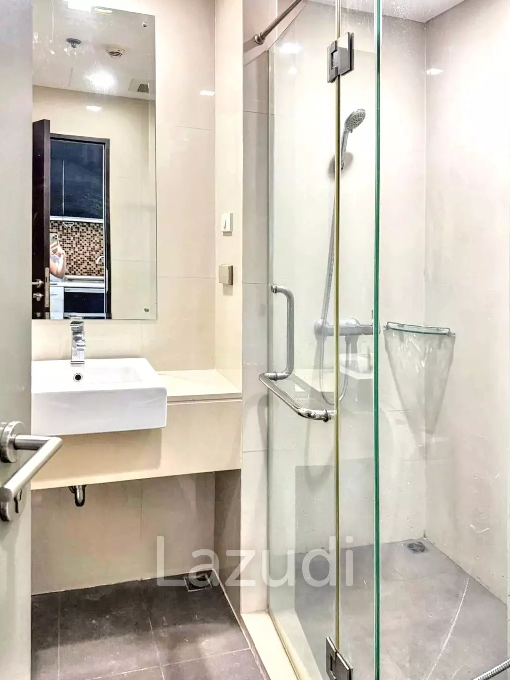 1 Bedroom 1 Bathroom 32 SQ.M Le Luk