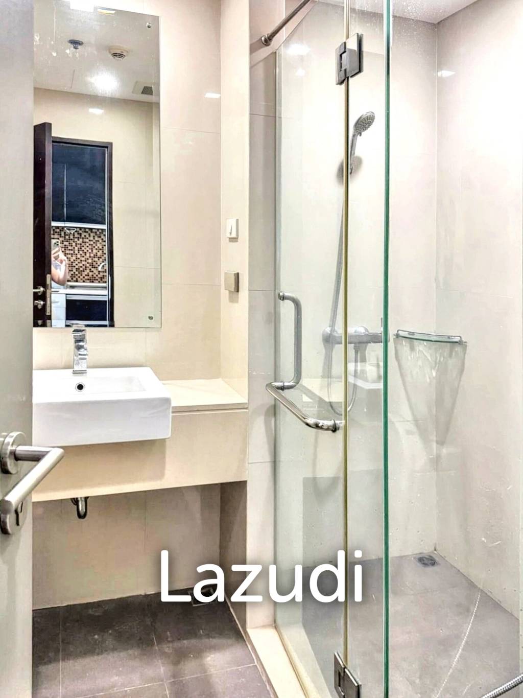 1 Bedroom 1 Bathroom 32 SQ.M Le Luk